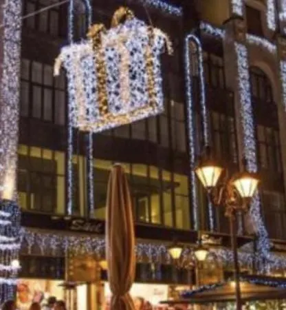 Fashion Street Premier Apartment
